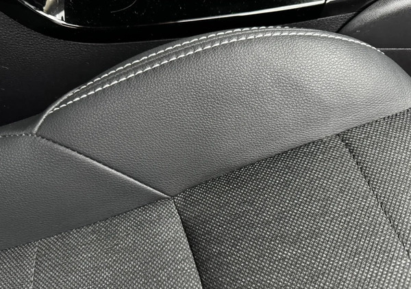 Toyota Corolla cena 111900 przebieg: 11260, rok produkcji 2022 z Łomianki małe 379